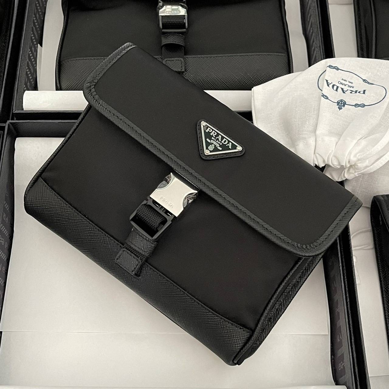 New Prada Phone Case อุปกรณ์การ์ด ผ้าห่อ กล่อง สาย ถุงผ้าสาย