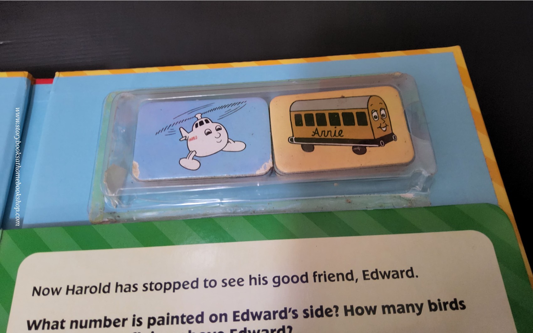 MAGNETS BOARD BOOK ** 🍅🍓MY THOMAS MAGNET BOOK WITH 8 CHARACTER MAGNETS!