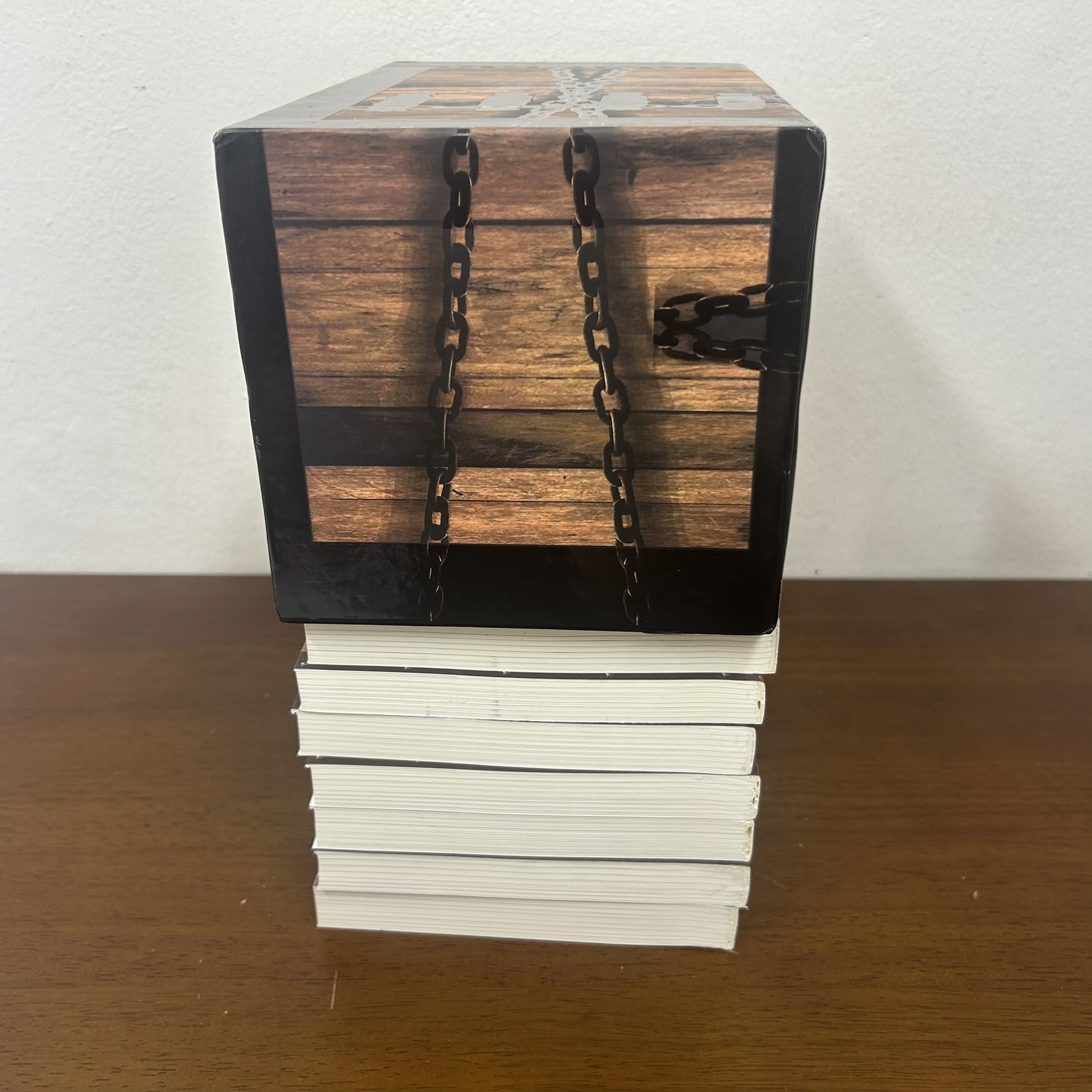 SURVIVED SERIES: ต้องรอด โดย ป.ศิลา/ชญาน์พิมพ์/ละอองหมอก/mirininthemoon/ปิ่นปินัทธ์/ozma/มณีจันท์ (มือสอง)