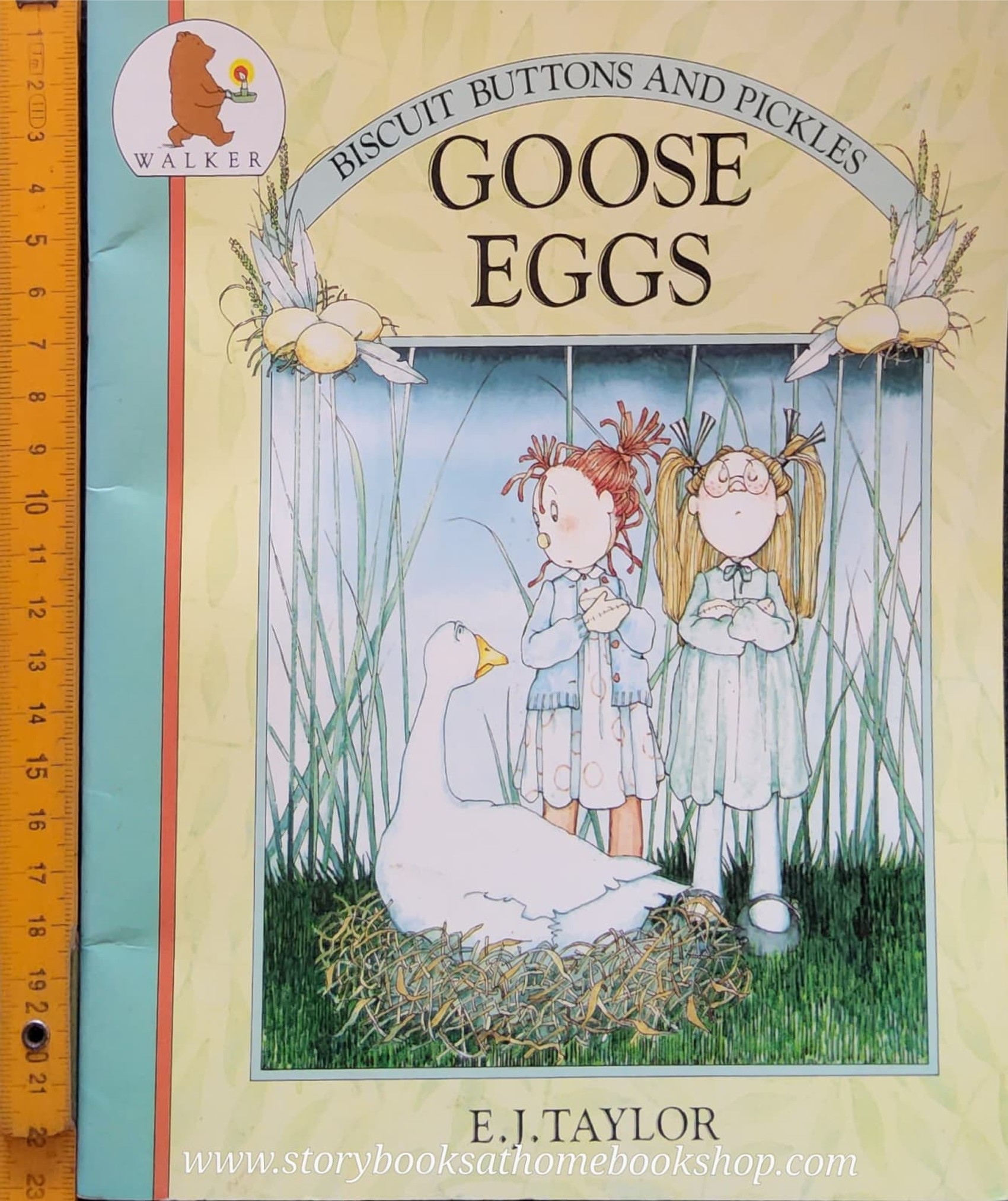 หนังสือนิทานปกอ่อน** 🍅🍅BISCUIT BUTTONS AND PICKLES GOOSE EGGS♥️♥️