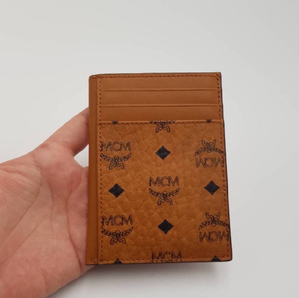 New Mcm card holder