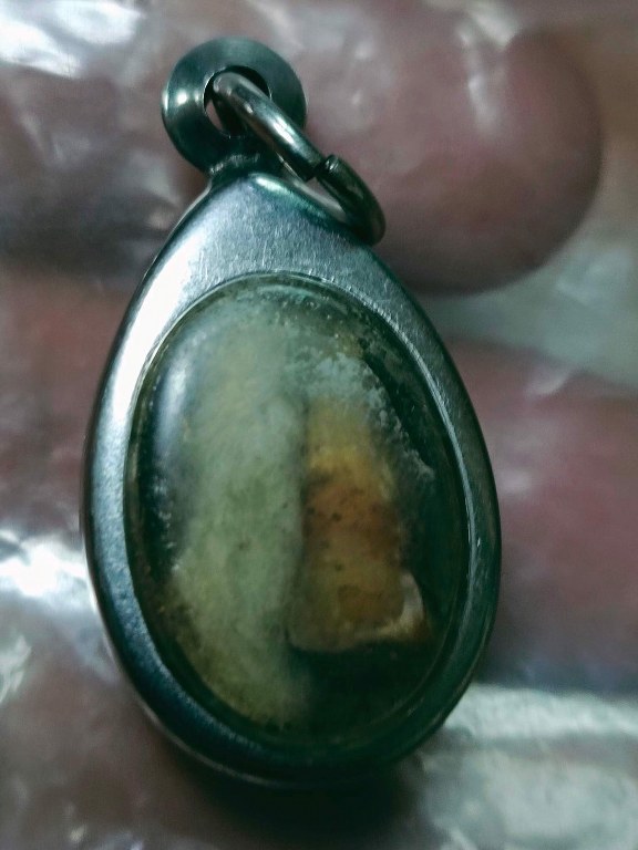 พระทันตธาตุ และเม็ดประคำ ครูบาอินโต คัธวังโส วัดบุญยืน จ.พะเยา ได้มาจากครูประหยัด อายุ ๖๐ ปี (บันทึก พ.ศ.๒๕๖๖) เคยสอนอยู่ที่โรงเรียนสันโค้ง จ.เชียงราย ปัจจุบัน (พ.ศ.๒๕๖๖) เกษียณอายุแล้ว