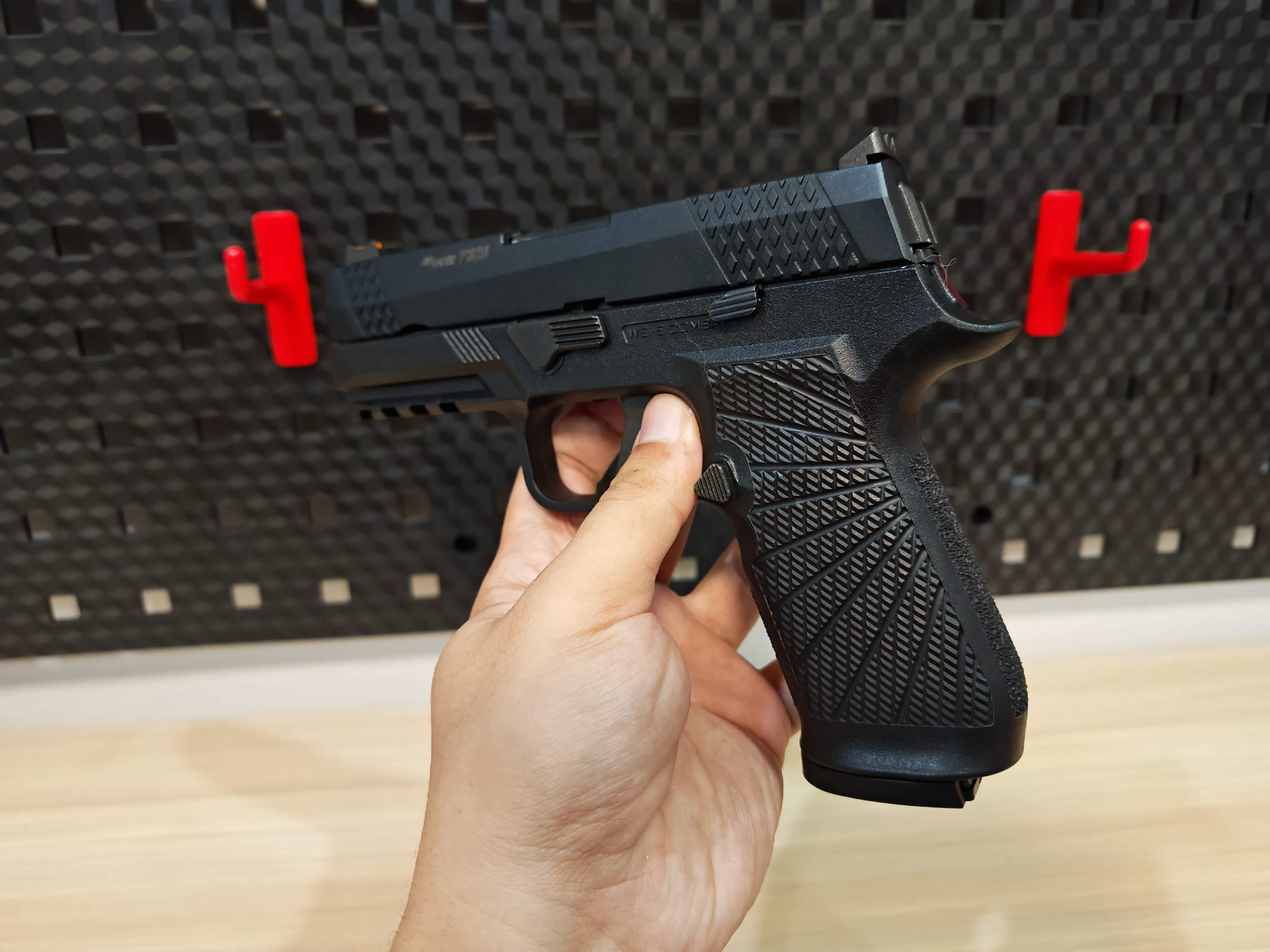 WE SIGSAUER P320 F18V2 Wilson Combat GBB BB Gun บีบีกัน แบบแก๊ส ปืนอัดลม มือสอง Airsoft Gun