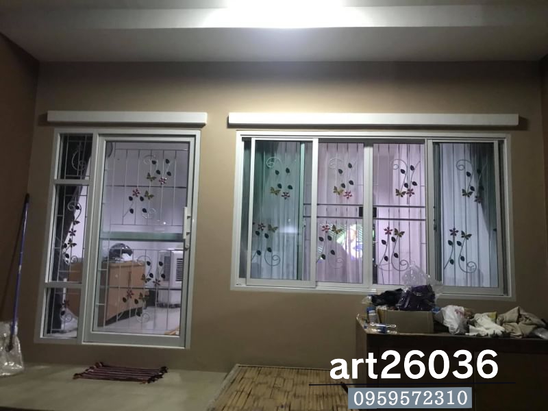 เหล็กดัดสีอบพร้อมมุ้งลวด ผีเสื้อ