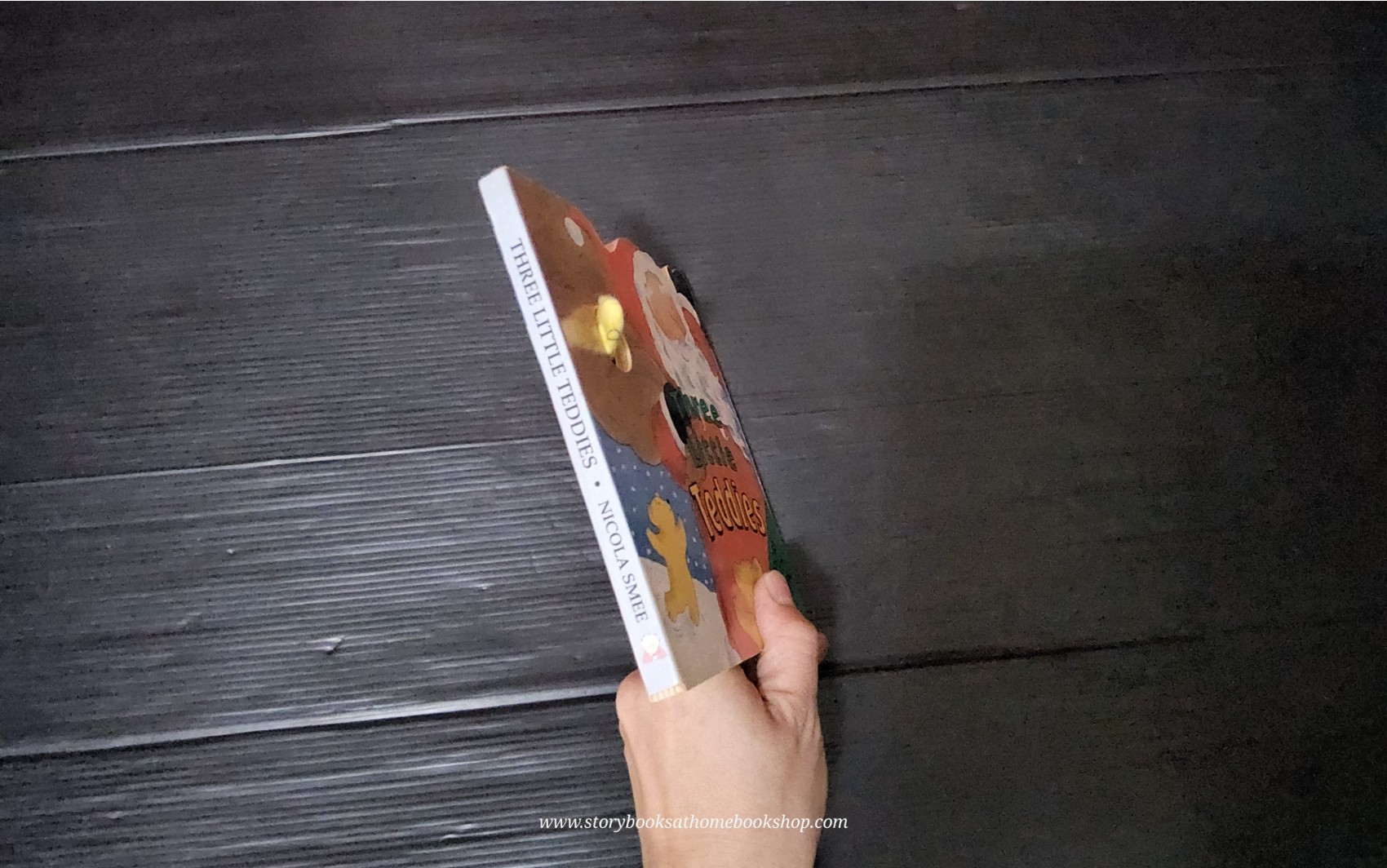 FINGER PUPPET BOARD BOOK** 🍅🍓THREE LITTLE TEDDIES