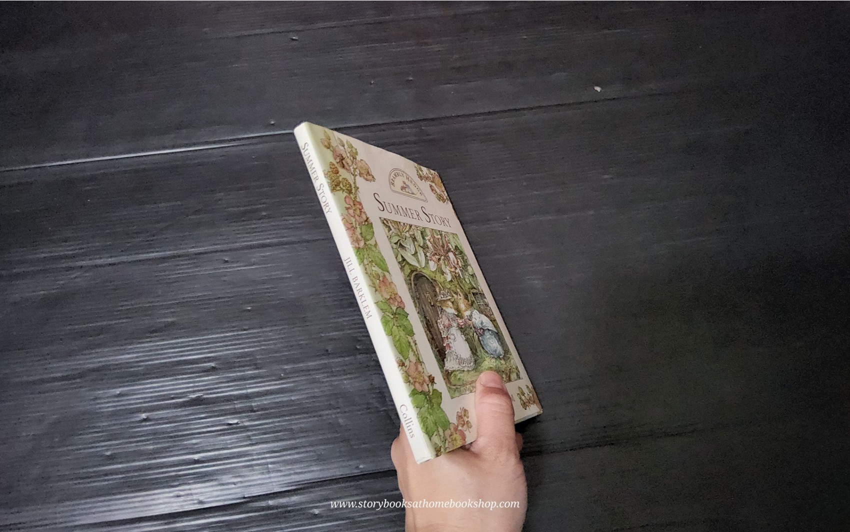 หนังสือนิทานปกแข็ง** 🍅🍓BRABLY HEDGE SUMMER STORY BY JILL BARKLEM