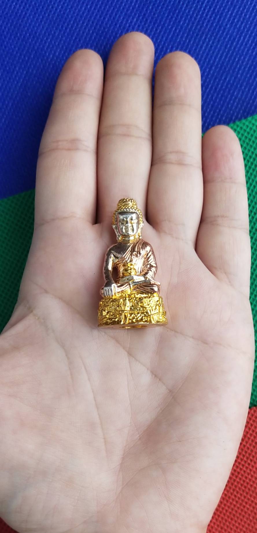 พระกริ่งโปร่งฟ้า ไถ่เต็ม เป๋าตุง (เนื้อ3กษัตริย์) หลวงปู่ศักดิ์ สมาหิโต ผู้สำเร็จวิชานี้แมงปอเรียกทรัพย์