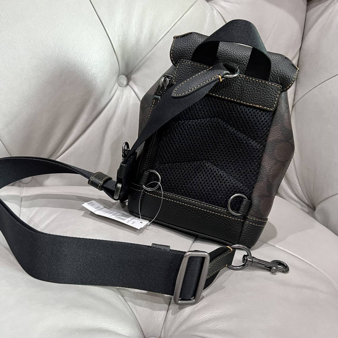 New Coach เป้ Hudson Small Pack In Signature Canvas 5 3/4" (L) x 8 1/4" (H) x 3 1/2" (W)