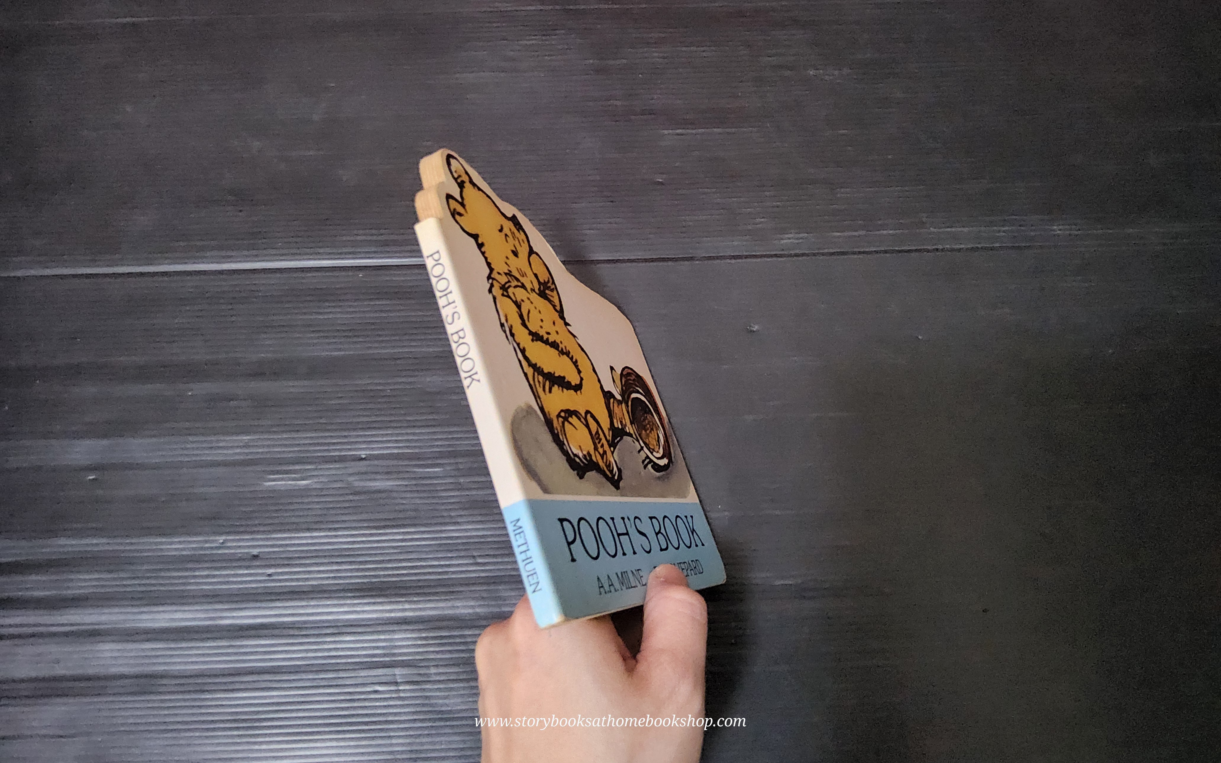 Board Book** 🍅🍓POOH'S BOOK