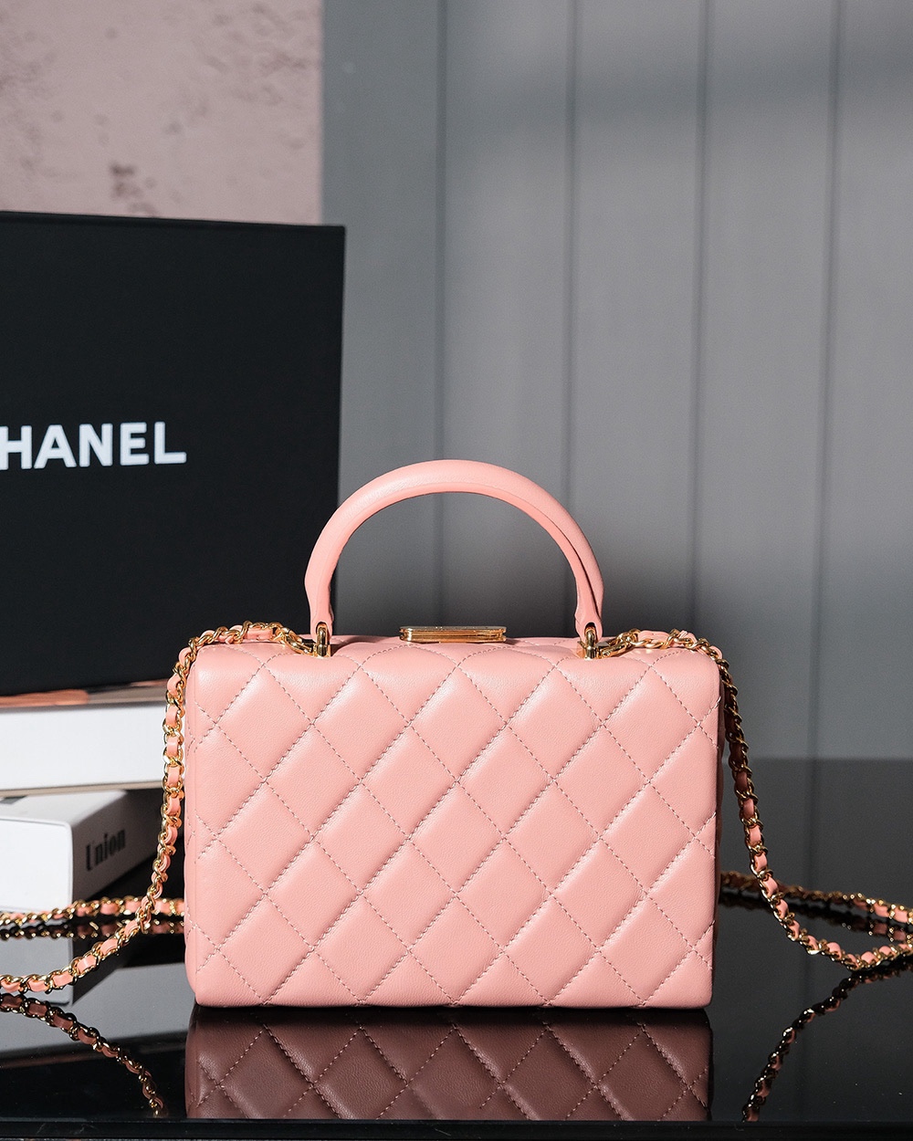 [Pre-order]Chanel Small Box Bag Lambskin & Gold-Tone Metal งานVIP คุณภาพที่ดีที่สุด