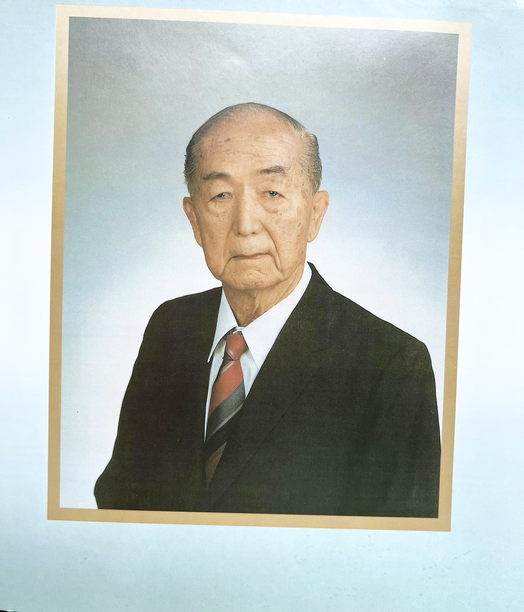สุสานต้นตระกูลโปษยานนท์-บ้านโปษ์กี่ หนังสืออนุสรณ์ ศาสตราจารย์พิพัฒน์ โปษยานนท์ อดีตอธิบดีกรมสรรพากร และกรมสรรพสามิต.