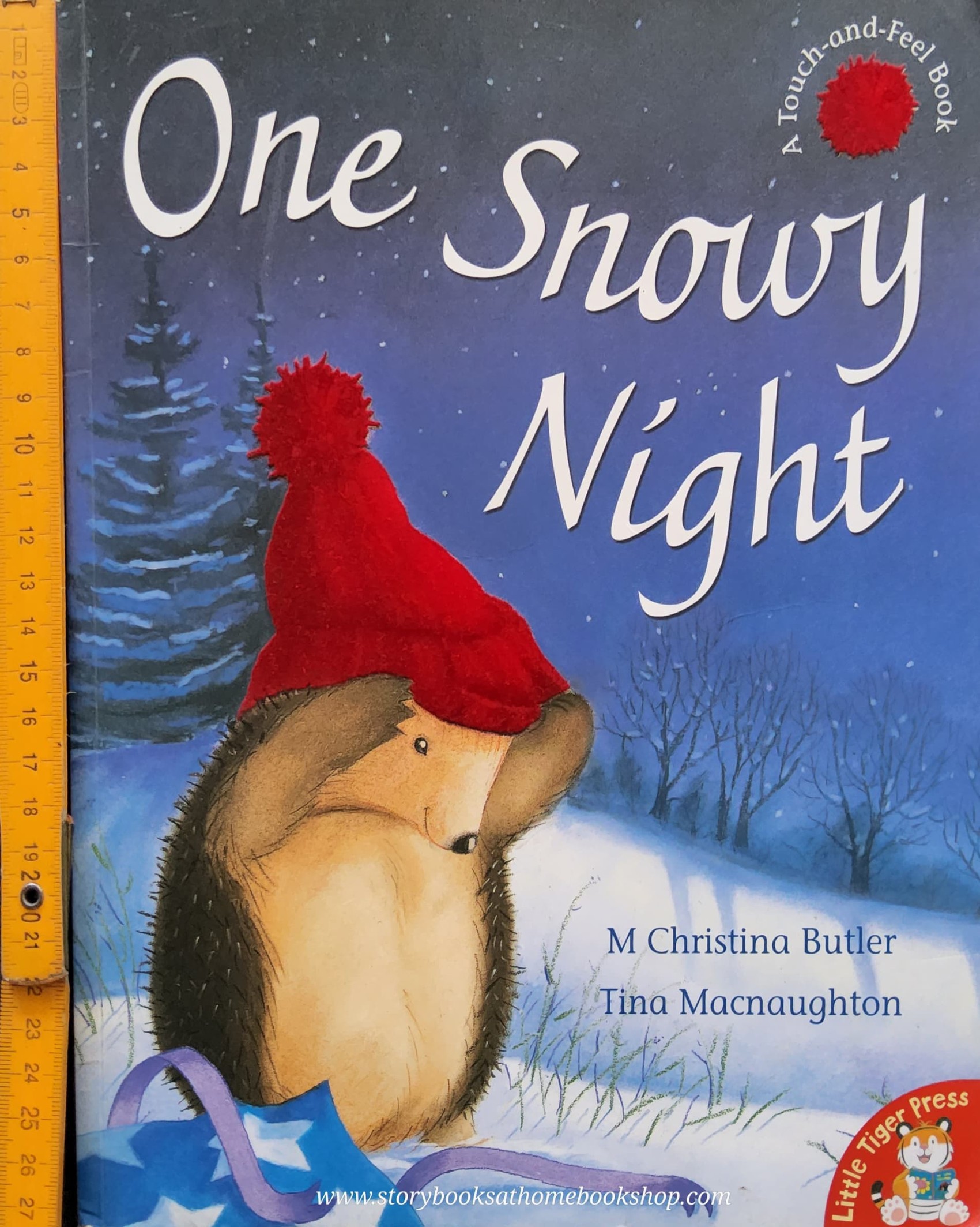 หนังสือนิทานปกอ่อน TOUCH AND FEEL** 🍅🍓ONE SNOWY NIGHT **ตำหนิ