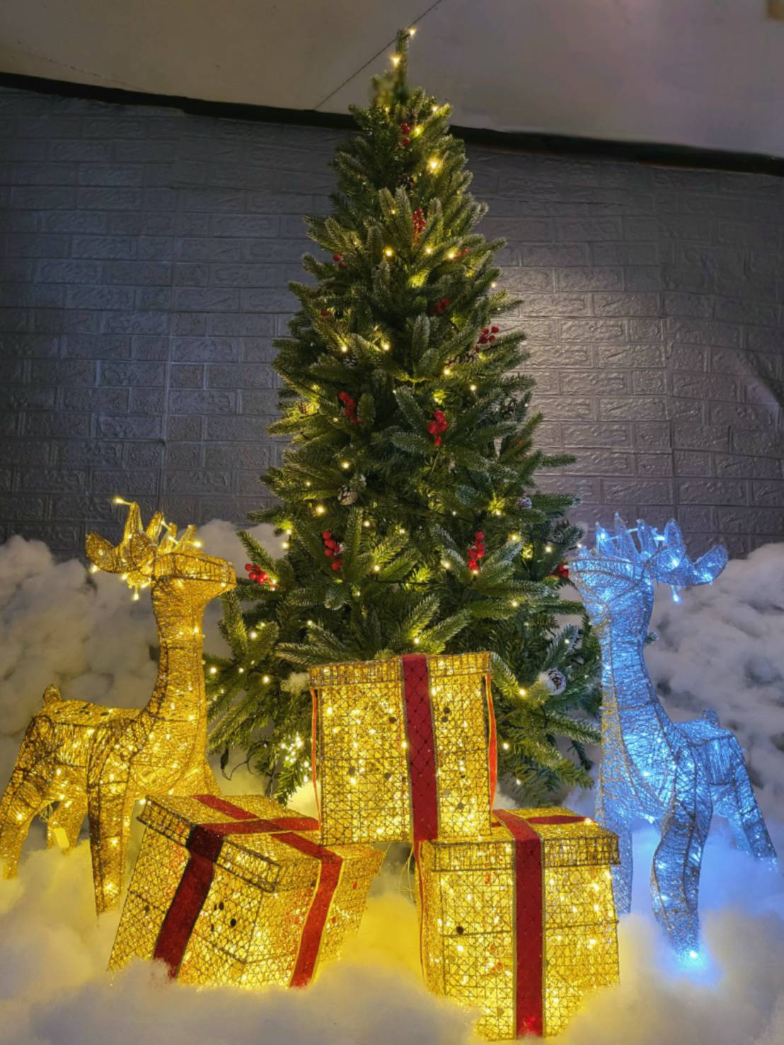 มาถึงการเช่าต้นคริสต์มาสเทียม ขนาดตกแต่งบ้าน 7ฟุต พร้อมของประดับโดยรอบ