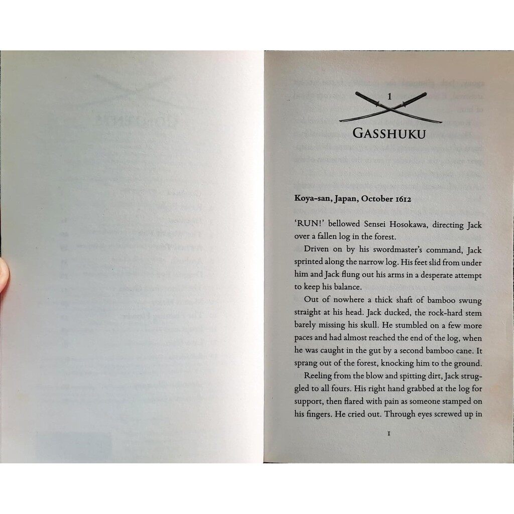 หนังสือวรรณกรรมเยาวชน 2เรื่องในเล่มเดียว Young Samurai: The Way of the War&Jamie Johnson: Born to Play (สภาพดี 70-80% .)