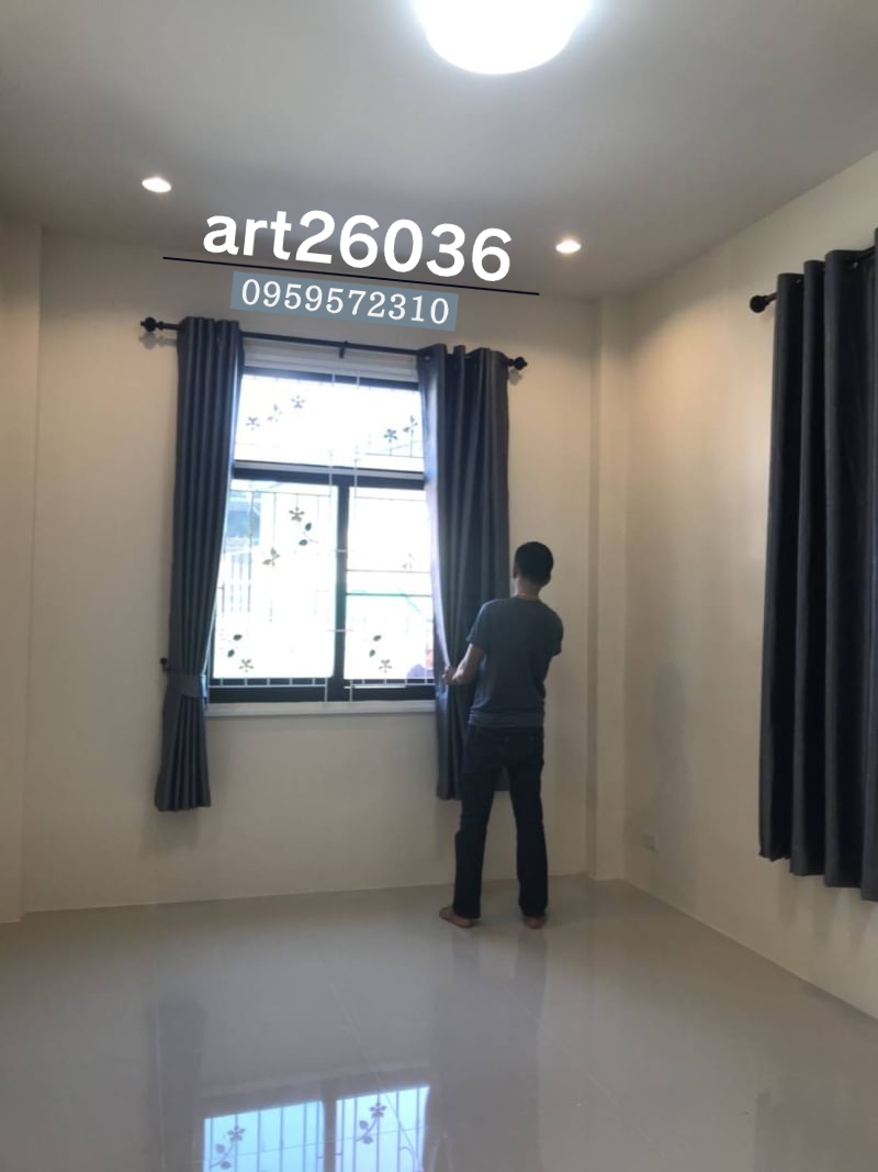 บานประตู หน้าต่าง เหล็กดัดพร้อมมุ้งลวดสีอบผีเสื้อ ดอกไม้