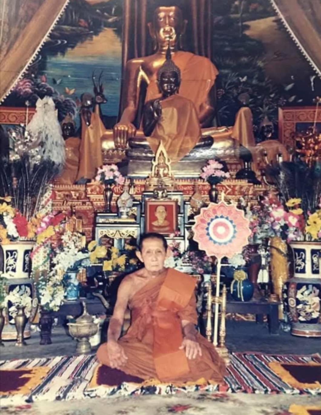 พระทันตธาตุ ครูบาจำนงค์ วัดกู่แดง จ.เชียงใหม่ ได้มาพร้อมกับพระทันตธาตุครูบาขัตติยะ วัดเวฬุวัน จ.เชียงใหม่ (07-809) เจ้าของเดิมคือคุณมานิตย์ อายุ 63 ปี (บันทึก พ.ศ.2568) มีอาชีพพ่อค้าขายของเก่า ของโบราณ และพระเครื่องในจังหวัดเชียงใหม่ และภาคเหนือ