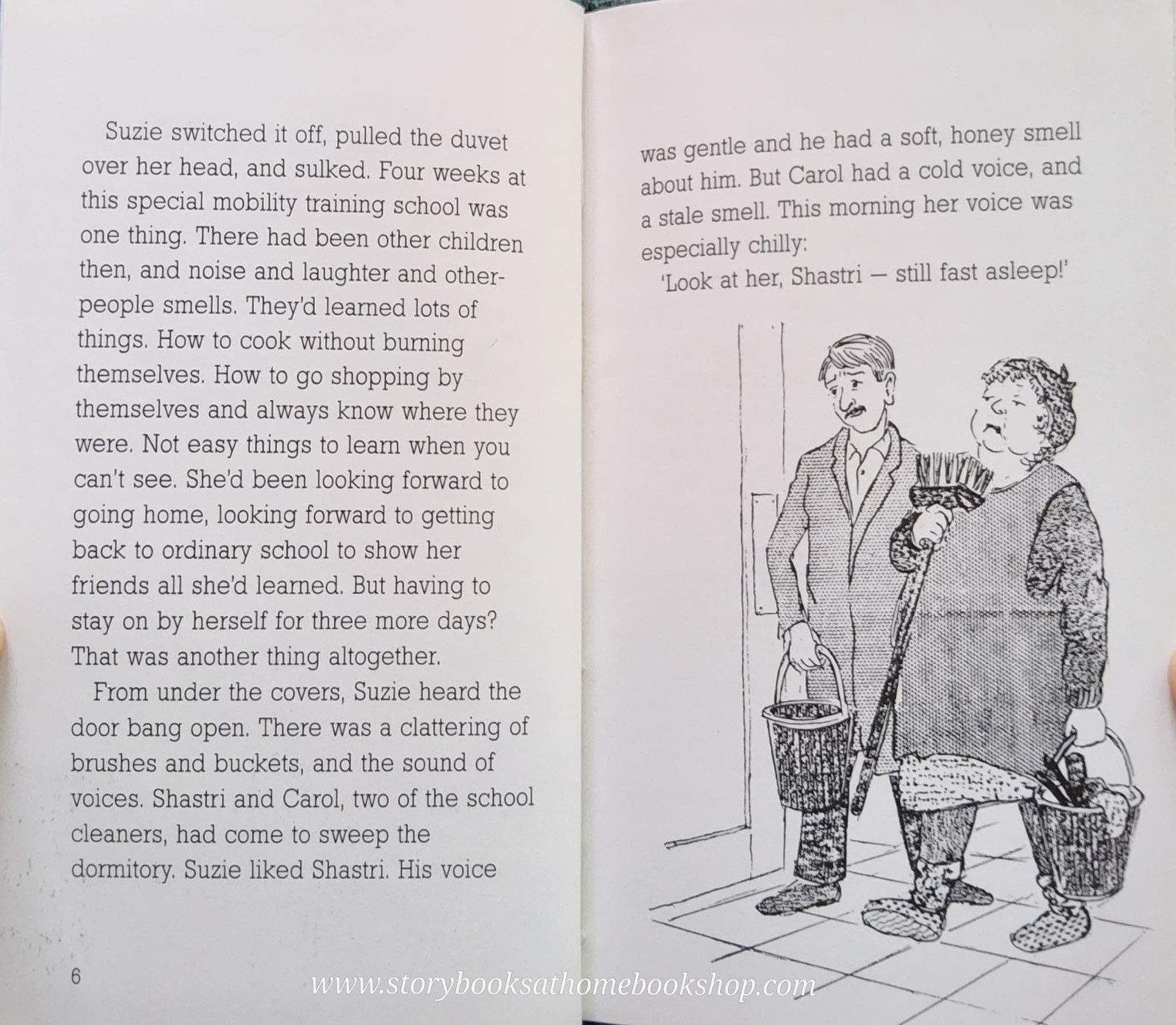 หนังสืออ่านนอกเวลา** ** หนังสือนิทานปกแข็ง** 🍓🍓`ROOSTERS: THE LONELY BASILISH BY GREG LYONS