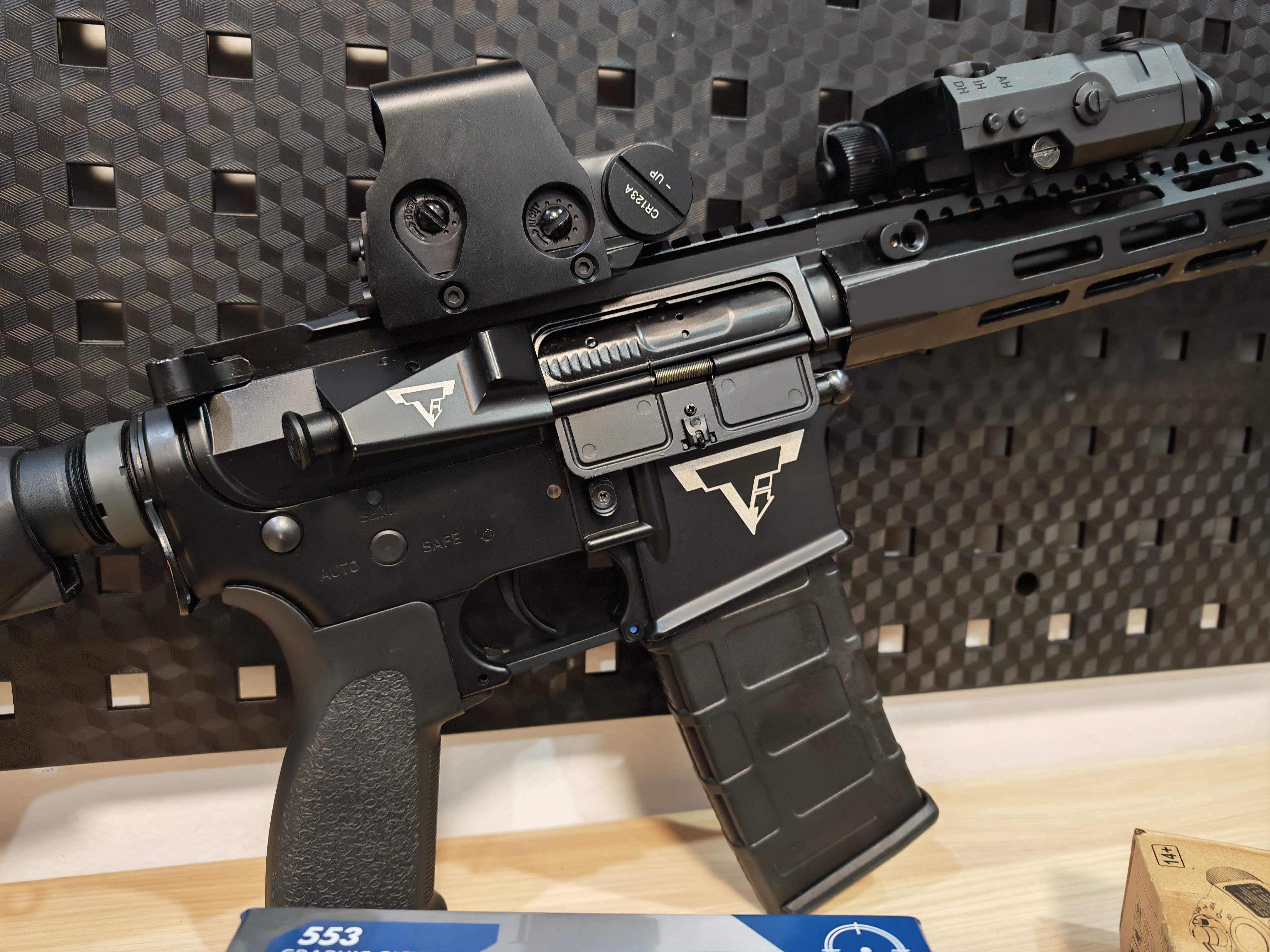 E&C 855 S2 John Wick2 TTI TR-1 M-Lok 13 บอดี้โลหะ พร้อมดอท PEQ AEG BB Gun บีบีกัน Airsoft Gun ปืนอัดลม ปืนยาวไฟฟ้า มือสอง