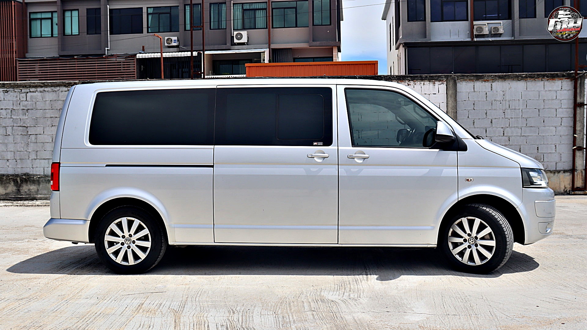 VOLKSWAGEN CARAVELLE เปลี่ยนยาง KUMHO ECSTA HS52 235/55R17 103W