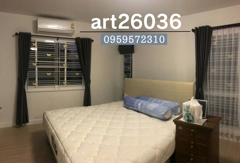 เหล็กดัดสีอบพร้อมมุ้งลวด กรอบขาว ผีเสื้อสีทอง ผ้าม่านตาไก่ ม่านทึบ สีเทา ม่านโปร่งแสง