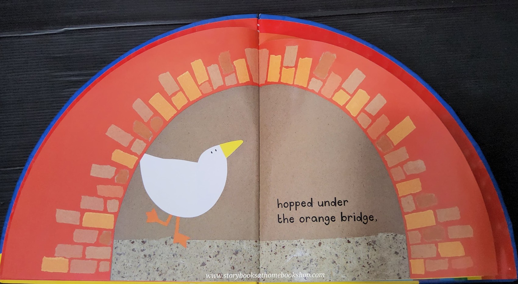 BOARD BOOK** ð
ð
DUCKIES RAINBOW