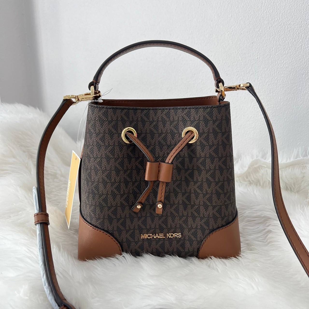 New Michael Kors mercer sm ขนาด 7*7*5 นิ้ว