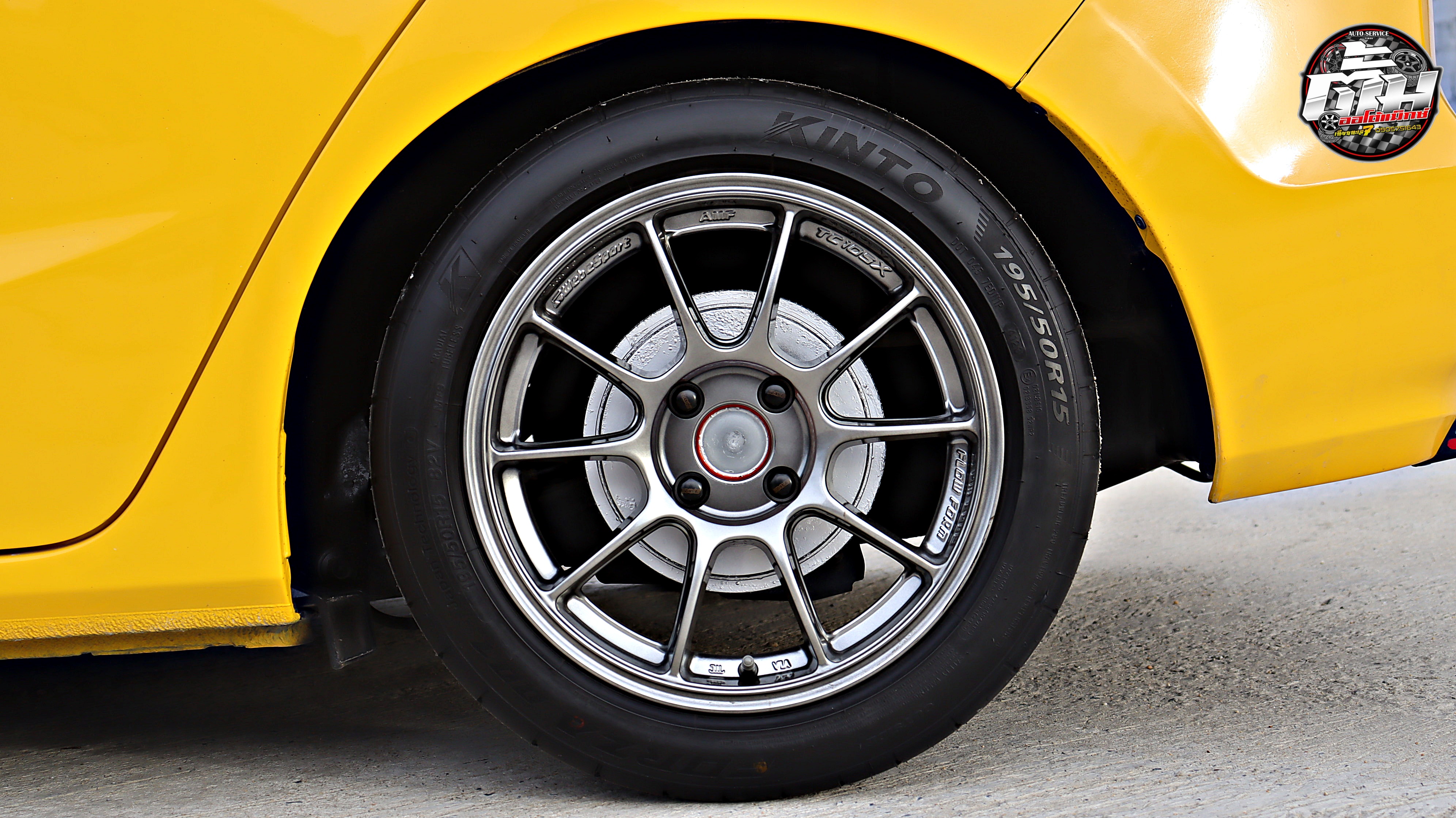 TOYOTA YARIS เปลี่ยนล้อยาง ล้อ TC105X ขอบ15นิ้ว ยาง KINTO FORZA 001 195/50R15 82V