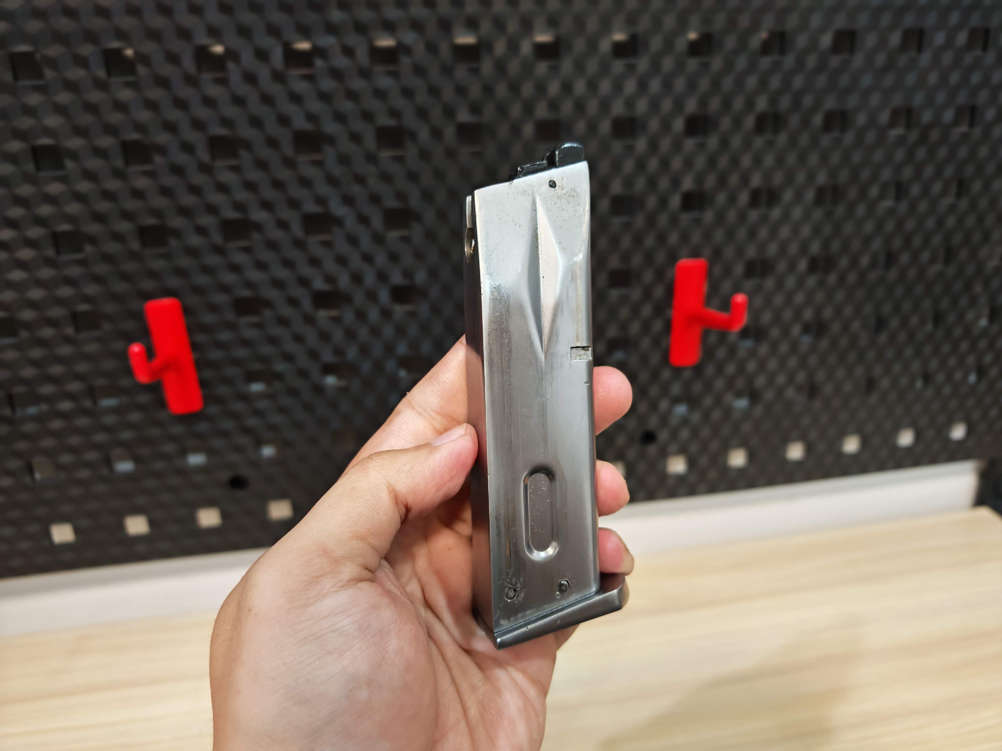 WE Beretta M92 Semi Version GBB เงิน ไต้หวัน BB Gun บีบีกัน แบบแก๊ส ปืนอัดลม มือสอง Airsoft Gun