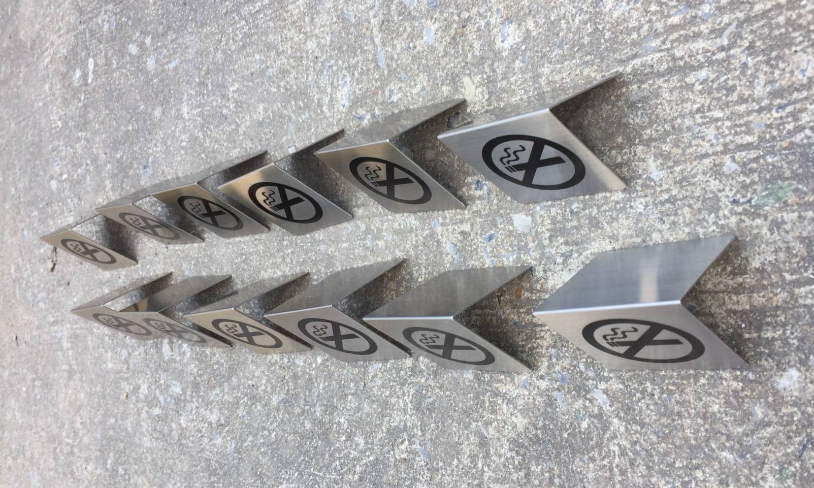 #ป้ายสแตนเลสกัดกรดตั้งโต๊ะ