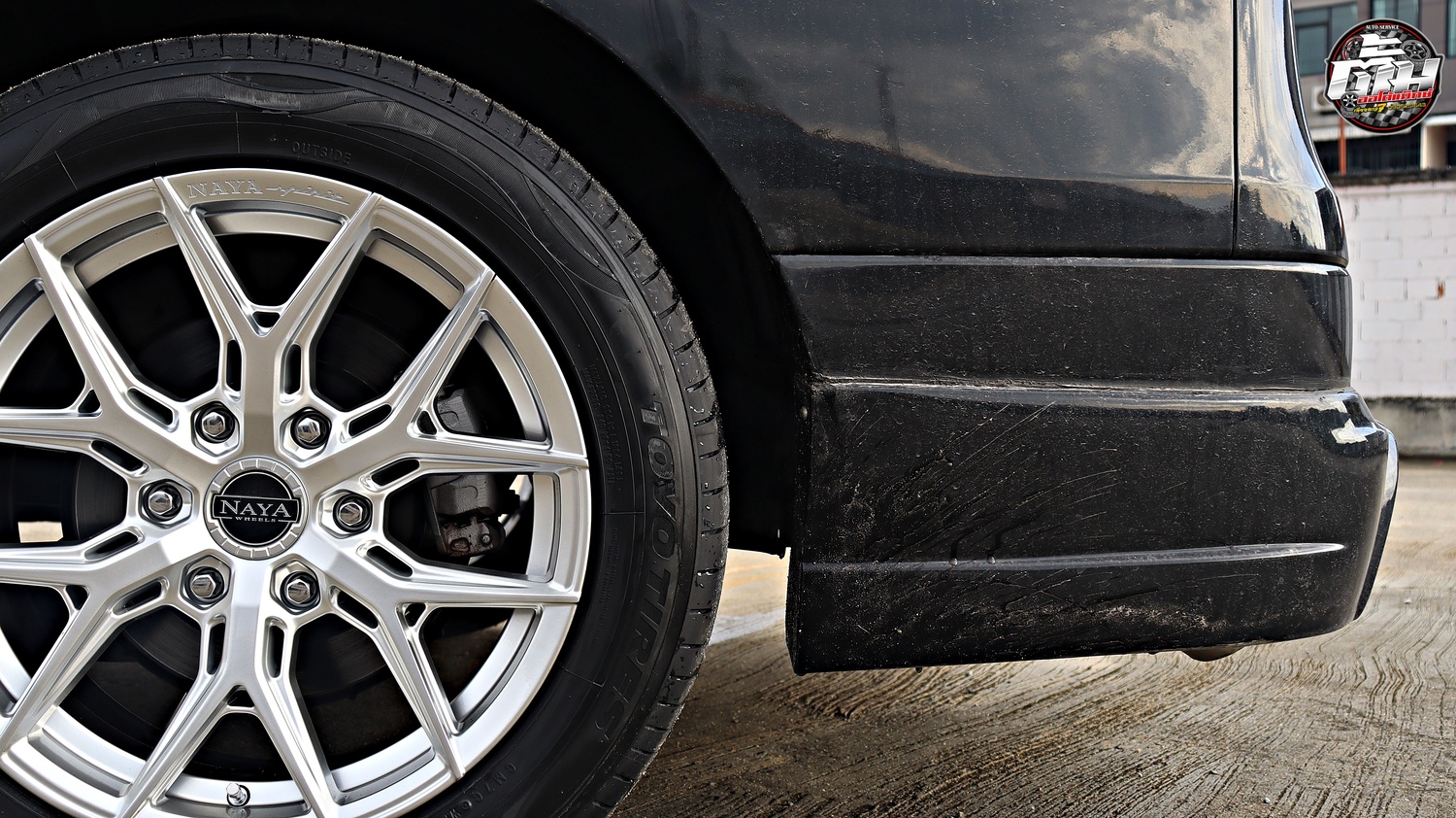 HYUNDAI H-1 เปลี่ยนล้อยาง NAYA ALPHA-6 ขอบ18นิ้ว ยางTOYO PROXES CR1 SUV 235/55R18 104V