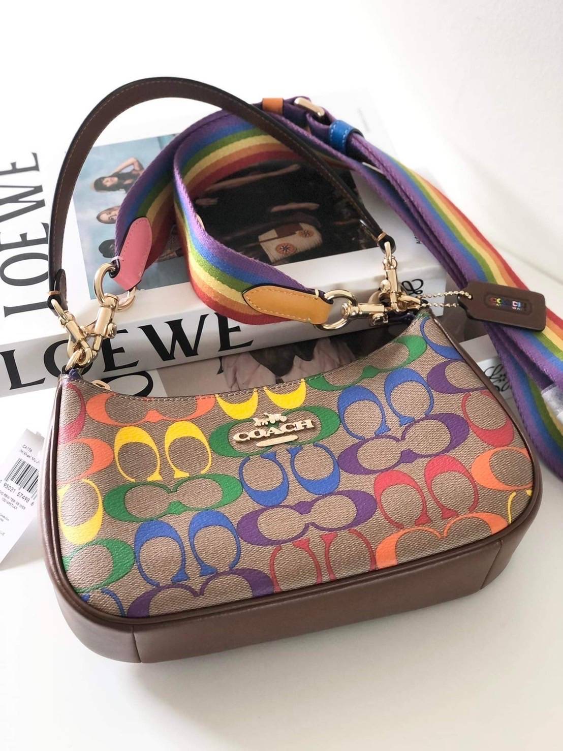 New Coach Teri Shoulder Bag In Rainbow Signature Canvas