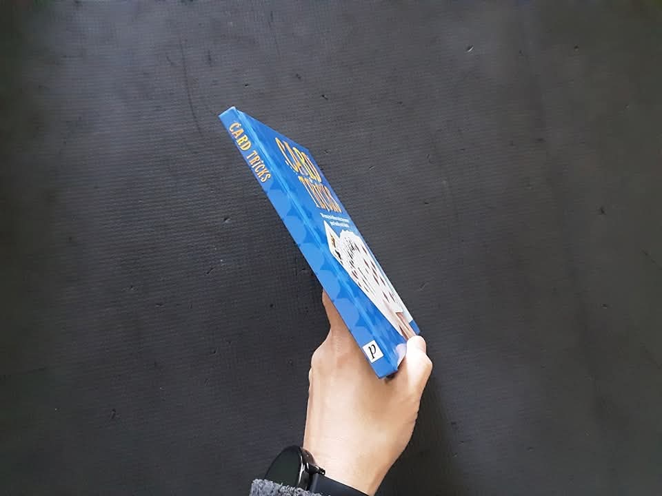 KNOWLEDGE BOOK** ððCARD TRICKS