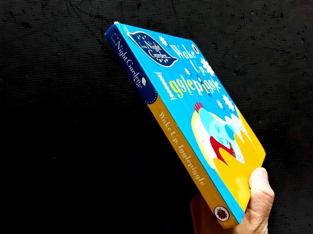 หนังสือนิทาน ภาษาอังกฤษ ปกแข็ง In the Night Garden ตอน Wake Up,Igglepiggle/สภาพ 80-90%