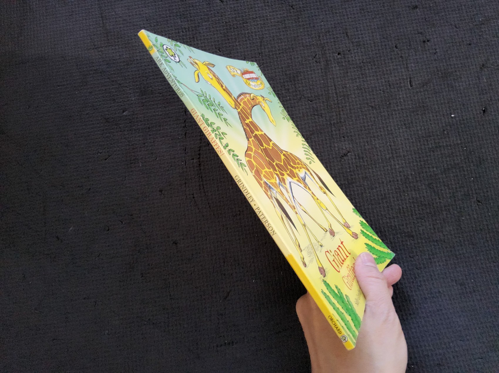 หนังสือนิทานปกอ่อน** 🍅ARK ADVENTURES: GIANT GIRAFFES!