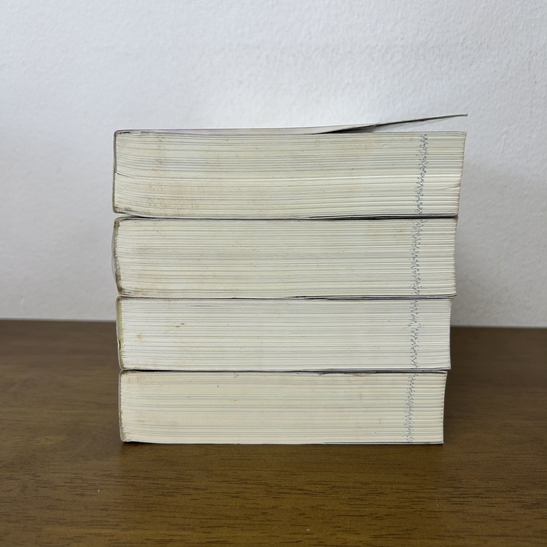 ลูกปลาน้อย เซียวฮื้อยี้ เล่ม 1-4 จบ ครบชุด ... โก้วเล้ง น.นพรัตน์ (มือสอง) กำลังภายใน นิยาย สยามอินเตอร์