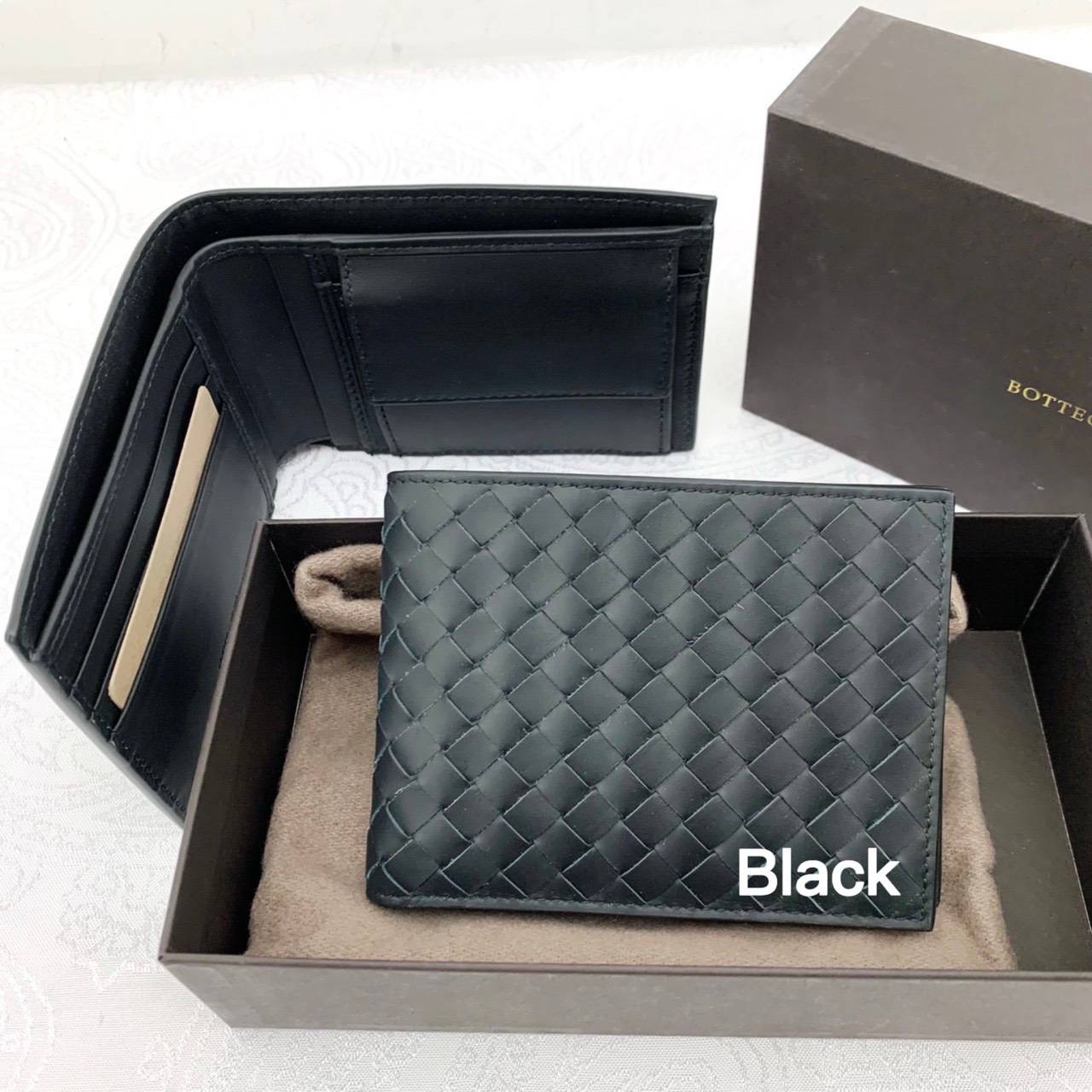 รุ่นใส่เหรียญ New Bottega Veneta Men wallet w/ coin pocket รุ่นใส่เหรียญ, 3 cards Color: Black อุปกรณ์ถุงผ้า แคร์การด กล่องscreen copy rec