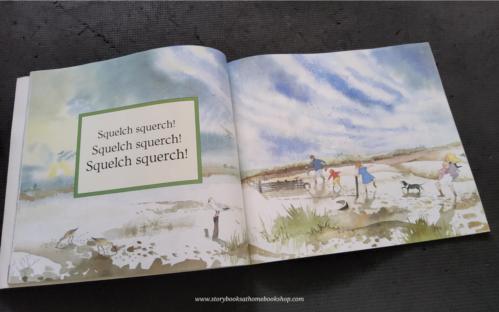 RECOMMENDED BOOK** **หนังสือนิทานปกอ่อน ** 🍅🍓 WE'RE GOING ON A BEAR HUNT BY MICHAEL ROSEN.HELEN OXENBURY (ปกสี)