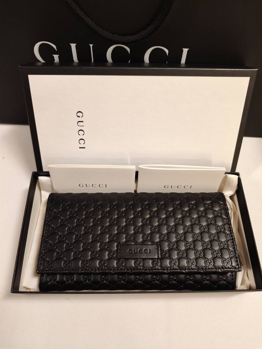 New Gucci wallet 2 พับ หนังปั้มสีดำ
