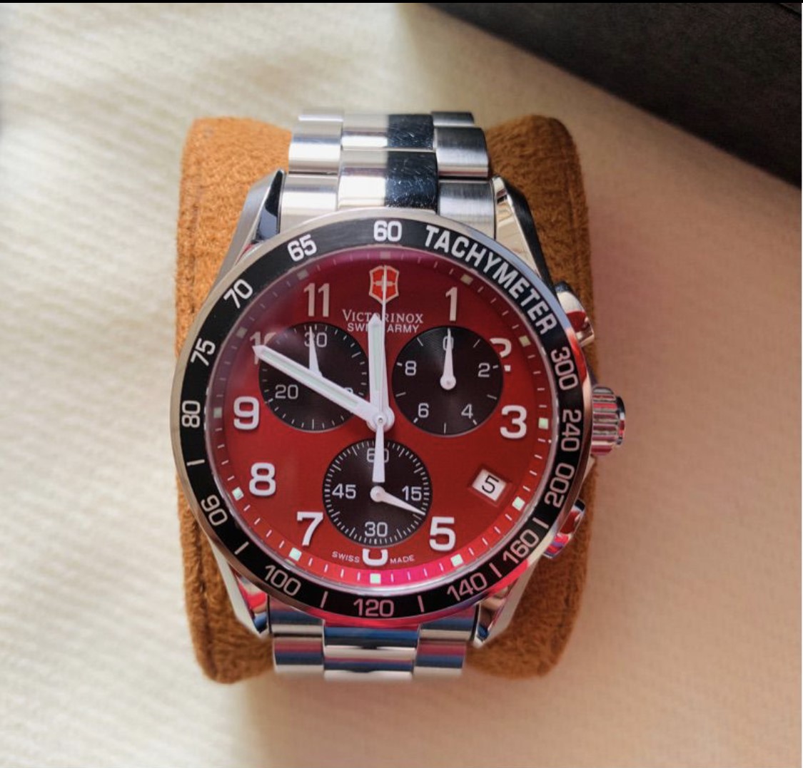 นาฬิกา Victorinox Swiss Army 241148 หน้าปัดแดง สภาพเยี่ยม
