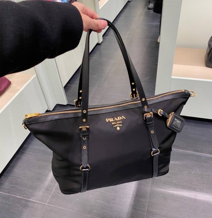 โปร New Prada Nylon Top Zip Tote มีสายยาวถอดออกได้ 14 x 12 x 6 นิ้ว (ปาก 17 นิ้ว)
