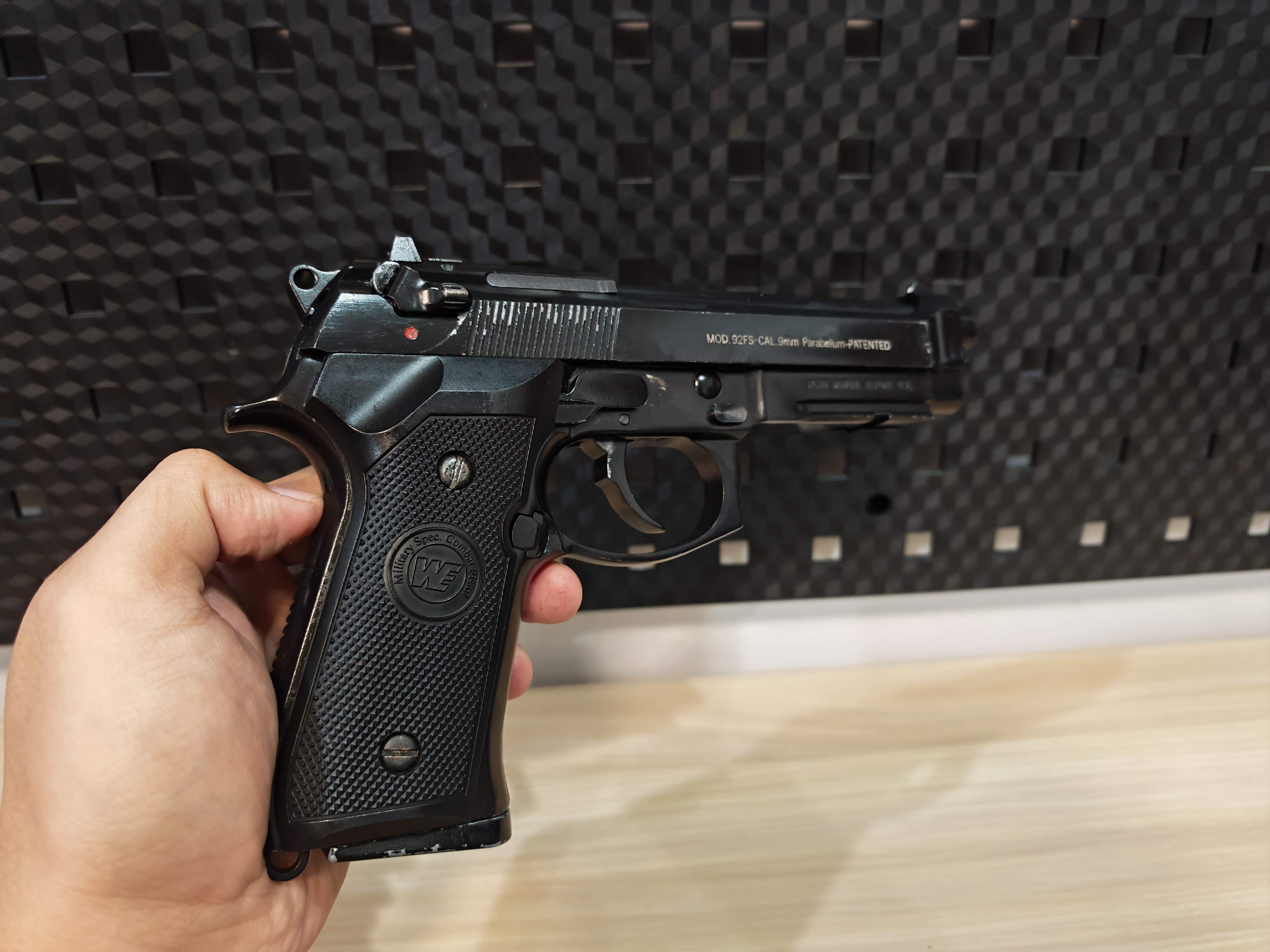WE Beretta M9A1 โลหะทั้งตัว GBB ไต้หวัน BB Gun บีบีกัน แบบแก๊ส ปืนอัดลม มือสอง Airsoft Gun