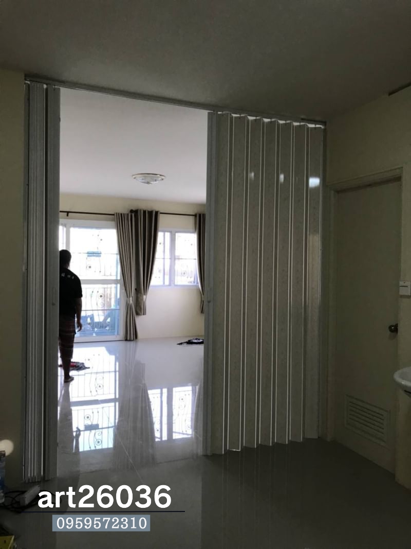 ม่านพับสีหม่นๆ