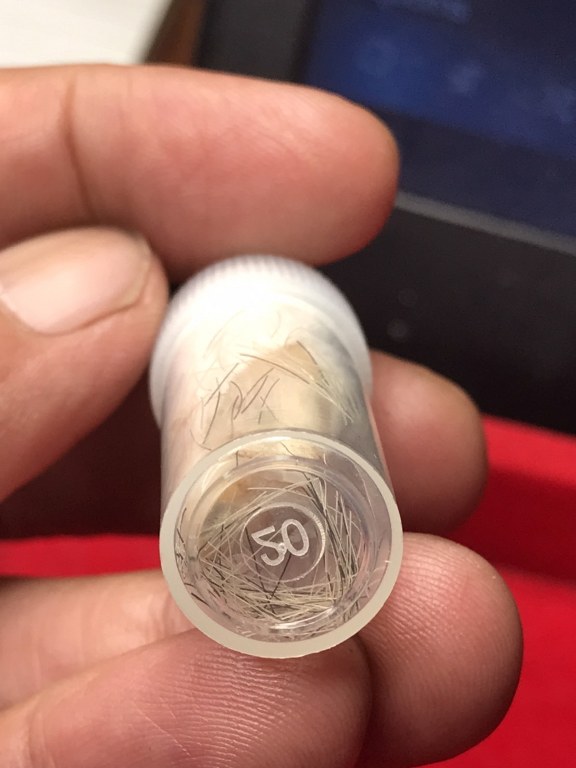 พระทันตธาตุครูบากองแก้ว วัดต้นยางหลวง จ.เชียงใหม่ ได้มาจากกำนันคำ อดีตกำนันบ้านปากกอง อ.สารภี จ.เชียงใหม่ ปัจจุบันอายุ 86 ปี (บันทึก พ.ศ.2566) กำนันคำจะมีคนคอยหาวัตถุมงคลให้ ชื่อว่าลุงสมควรปัจจุบันเสียชีวิตแล้ว ถ้ามีชีวิตอยู่น่าจะมีอายุประมาณ 70 ปี