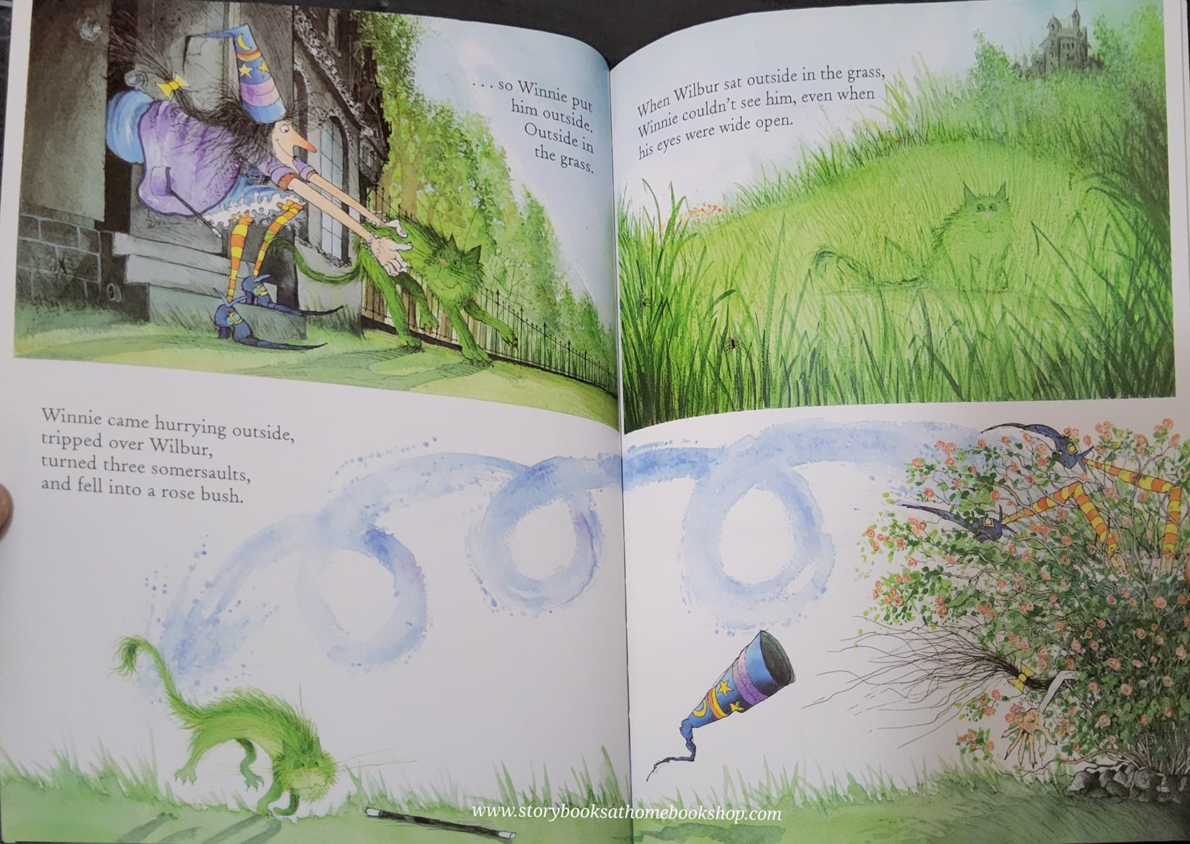 หนังสือนิทานปกอ่อน** 🍅WINNIE THE WITCH by Valerie Thomas and Korky Paul