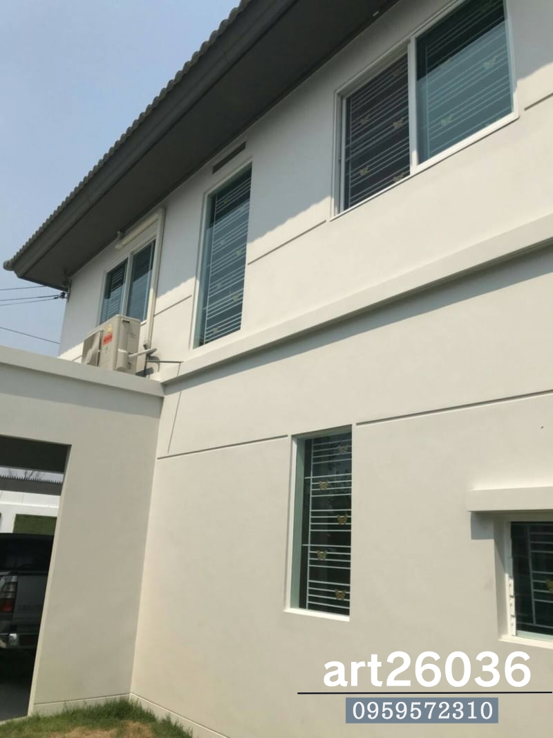 เหล็กดัดสีอบพร้อมมุ้งลวด กรอบขาว ผีเสื้อสีทอง ผ้าม่านตาไก่ ม่านทึบ สีเทา ม่านโปร่งแสง