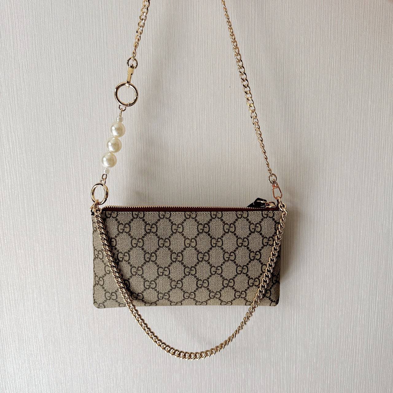 New Gucci O Wrist Wallet ใส่ i Phone Pro Max ได้นะคะ