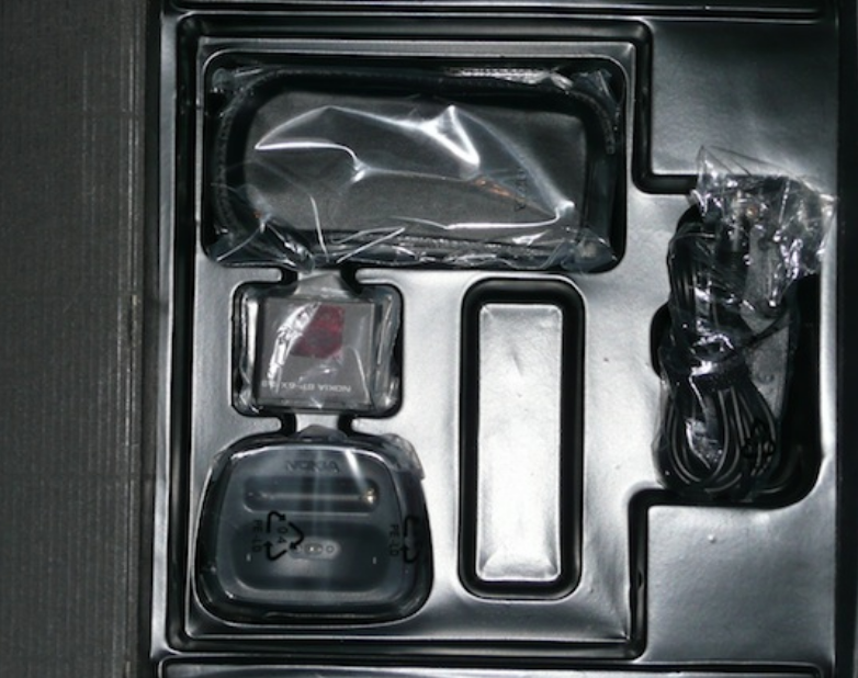 Nokia 8800 (Black Edition) !! GSM 900/1800/1900 อุปกรณ์ครบ Made in Finland