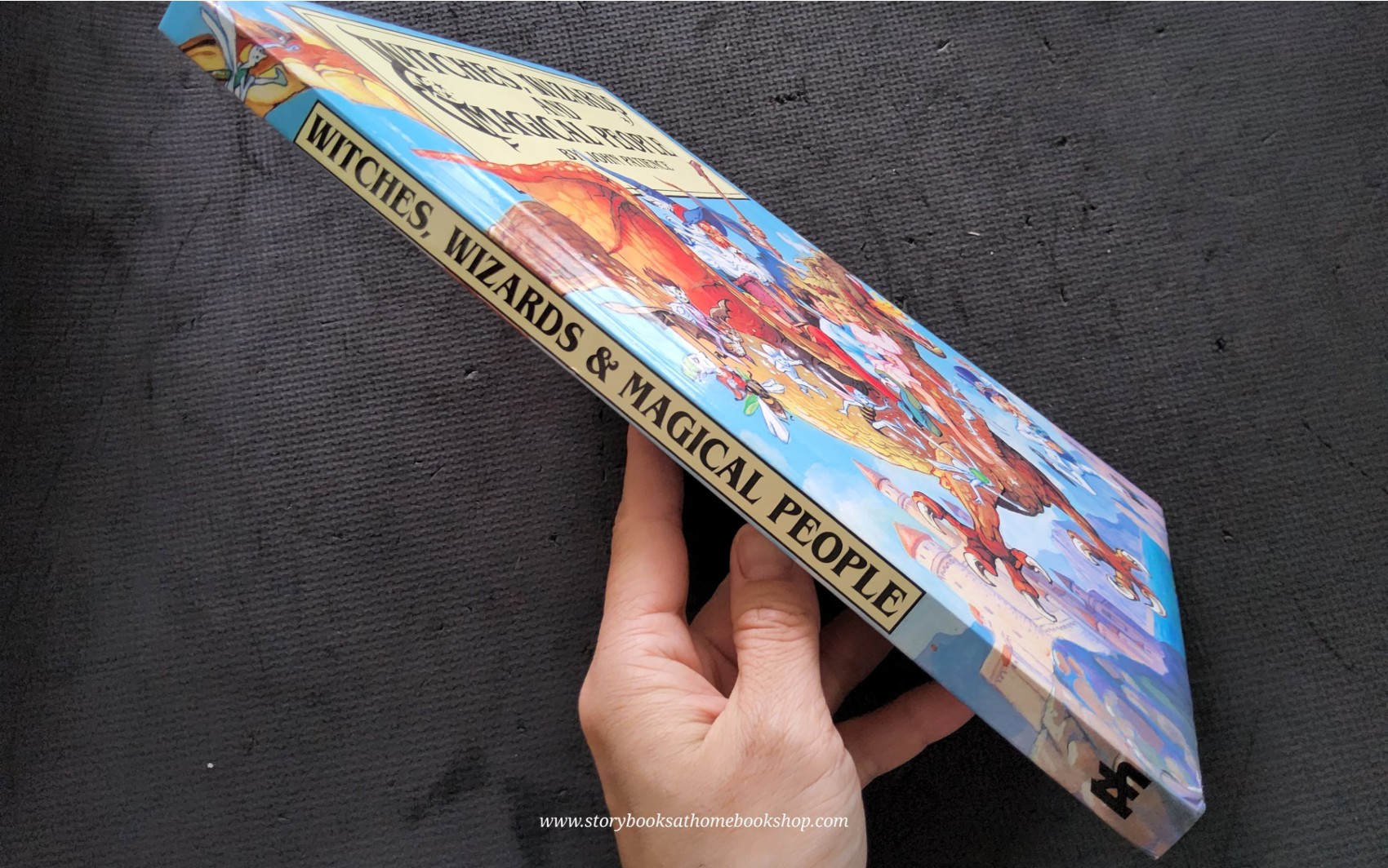 หนังสือนิทานปกแข็ง** 🍅🍅WITCHES,WIZARDS AND MAGICAL PEOPLE BY JOHN PATIENCE