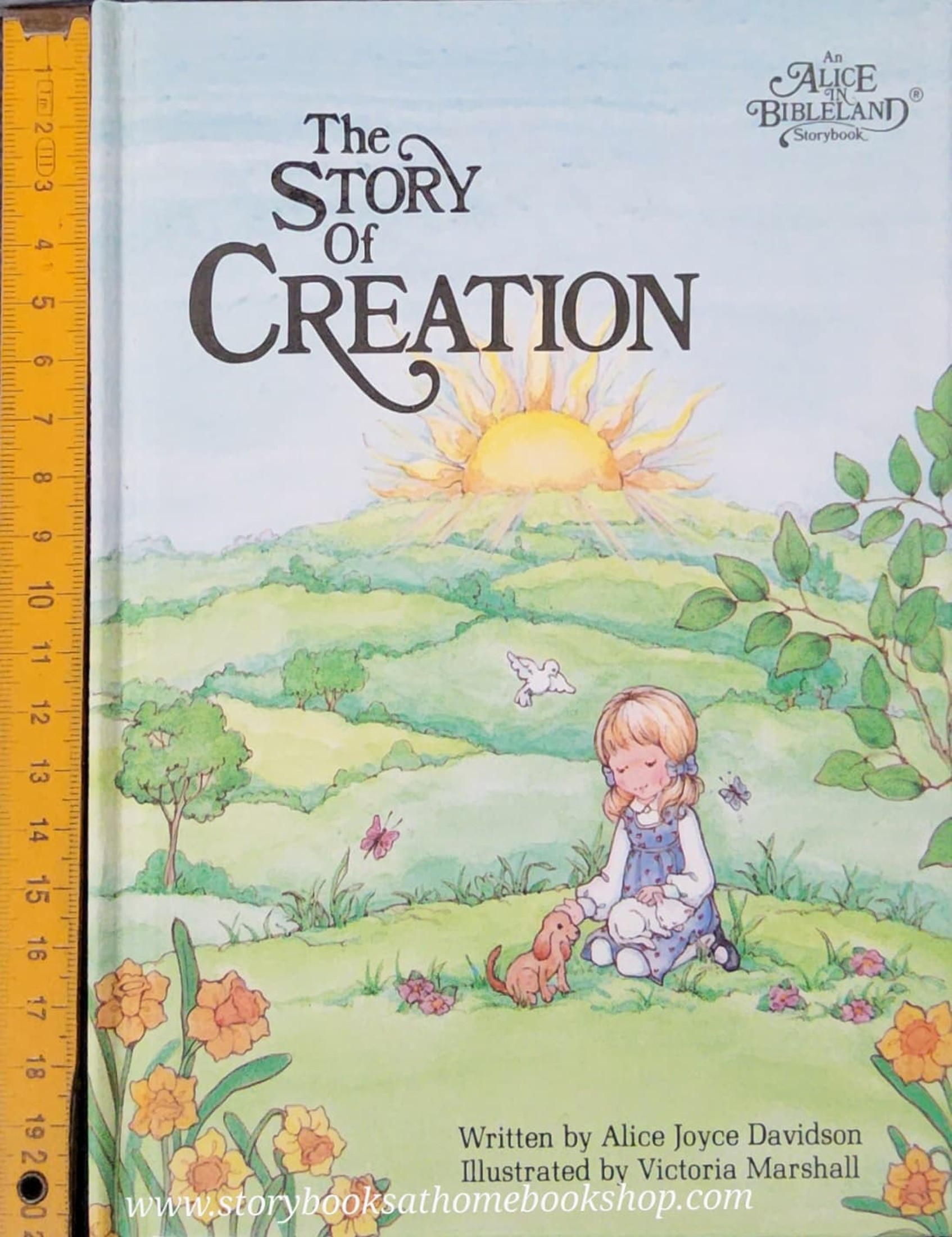 หนังสือนิทานปกแข็ง ** 🍅🍓AN ALICE IN BIBLELAND STORYBOOK:THE STORY OF CREATION