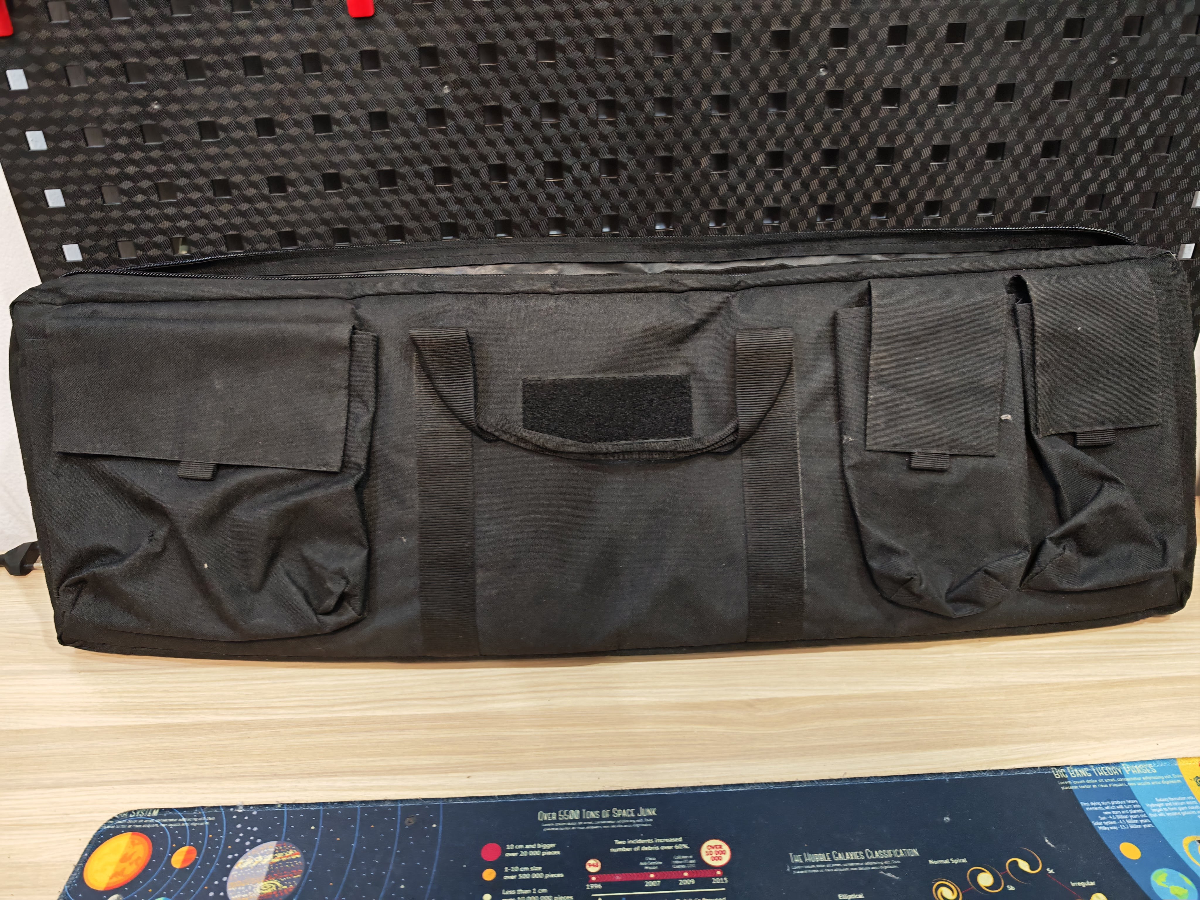 กระเป๋า 90 Cm มีโฟมหนาด้านใน สภาพสวย สายสะพาย สายถือครบ มือสอง